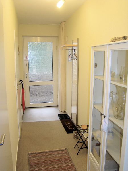 Blick in den Flur vom Wohnzimmer aus